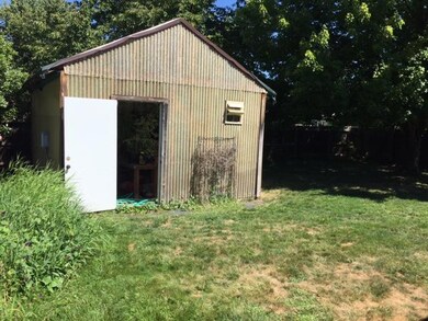 935 Pittview Ave, Central Point, OR 97502 - photo 6