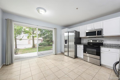 28139 Carlton Way Dr, Novi, MI 48377 - photo 7