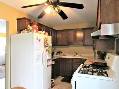 2019 Indian Rd unit 2, Waukegan, IL 60087 - photo 3