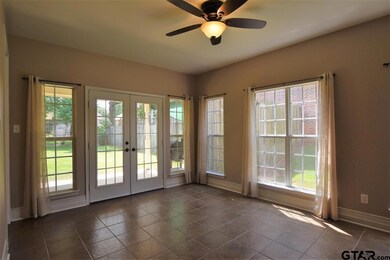 215 Cambridge Rd, Tyler, TX 75703 - photo 5