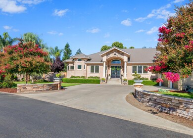5707 W Allen Ct Visalia CA-large-047-012