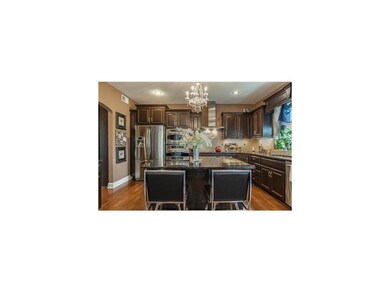 Gorgeous Chef's Kitchen with SS Appliances & Grani