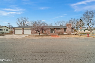 29 N Whitacre St, Yerington, NV 89447 - photo 2