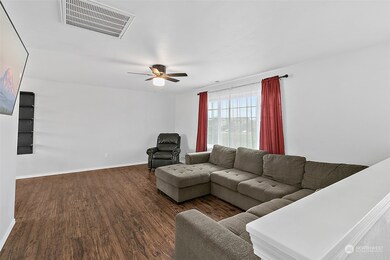 9015 Thea Rose Dr SE, Yelm, WA 98597 - photo 2