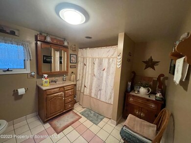 1715 Price St, Scranton, PA 18504 - photo 7