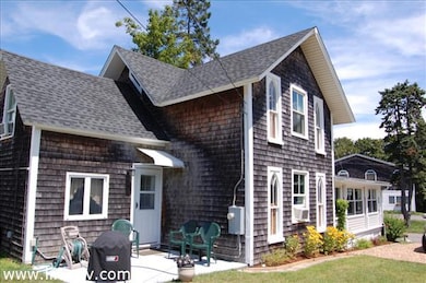 5 Wamsutta Ave, Oak Bluffs, MA 02557 - photo 2