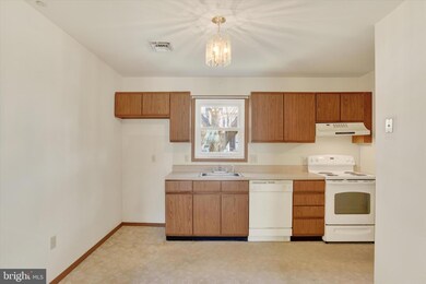 781 N Chestnut St, Palmyra, PA 17078 - photo 6