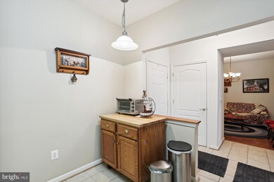 8615 Fluttering Leaf Trail unit 105, Odenton, MD 21113 - photo 5