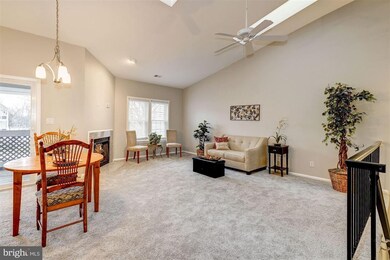 12891 Grays Pointe Rd unit C, Fairfax, VA 22033 - photo 4