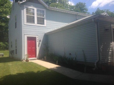2196 big tree front