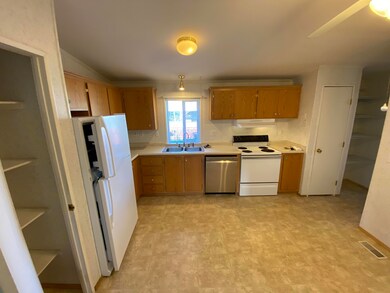 1018 Idle Ct, Grants Pass, OR 97527 - photo 4