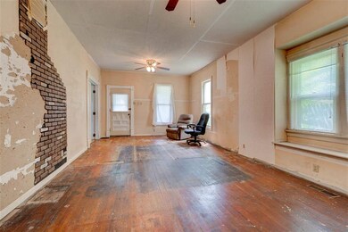 210 N Adams St, Wayland, IA 52654 - photo 3