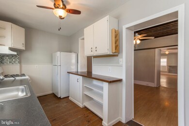 147 Green Ln, Philadelphia, PA 19127 - photo 4