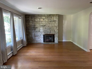 2158 Brookthorpe Cir, Broomall, PA 19008 - photo 2