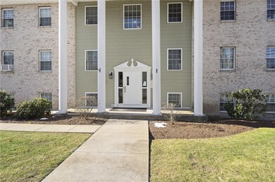 2060 Mineral Spring Ave unit 12, North Providence, RI 02911 - photo 4