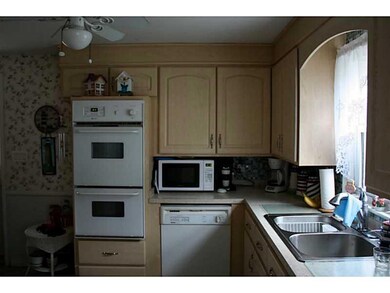 121 Priscilla Rd, Woonsocket, RI 02895 - photo 3