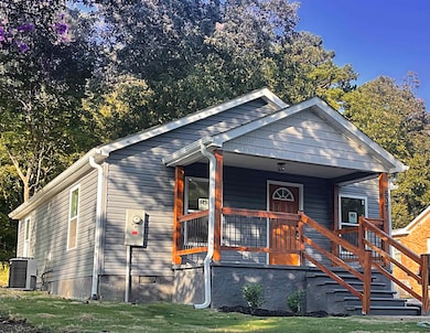 507 McLure St, Union, SC 29379 - photo 2