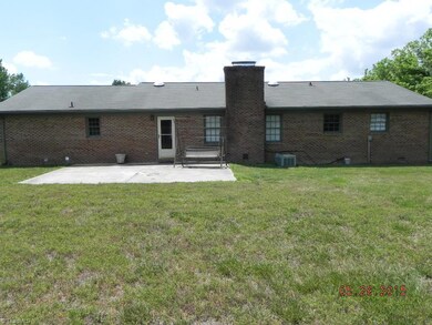 7107 Wincrest Dr, High Point, NC 27263 - photo 5