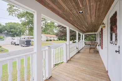 5 Manuel St, Fairhaven, MA 02719 - photo 3