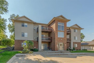 3000 Wilson Ave SW unit 3, Cedar Rapids, IA 52404 - photo 4