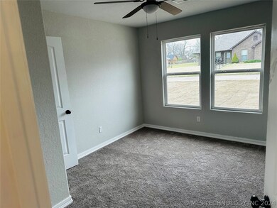 701 SW 11th St, Muldrow, OK 74948 - photo 2