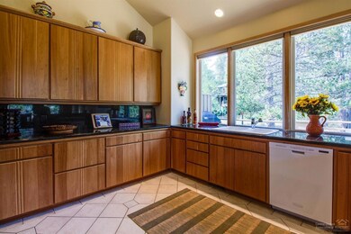 57741 Vine Maple Ln, Sunriver, OR 97707 - photo 6