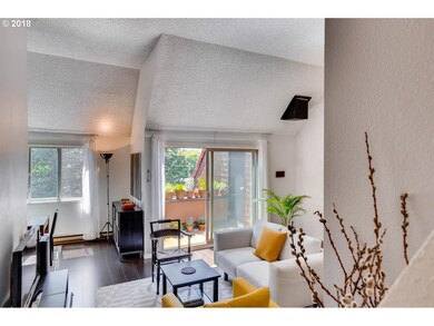 Living Room-Vaulted Ceilings