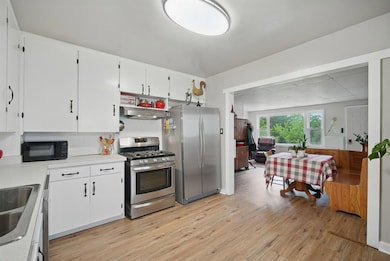 819 Olinda Ave, Des Moines, IA 50315 - photo 4