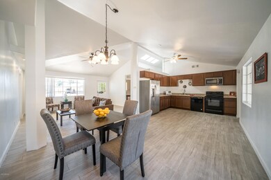 DINING/KITCHEN