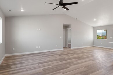 4224 N 2375 W-13