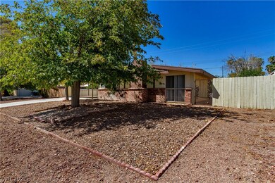 3201 Seneca Dr, Las Vegas, NV 89169 - photo 3