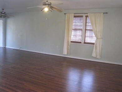 Living/dining combo