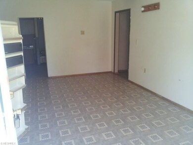 5112 Farr Ave, Lorain, OH 44055 - photo 2