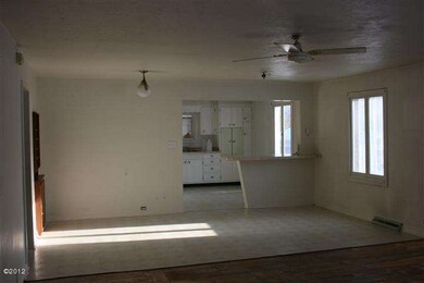 510 Columbia Street kithcen livingroom (