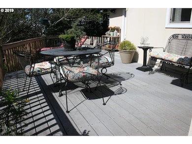 94306 6th St, Gold Beach, OR 97444 - photo 6