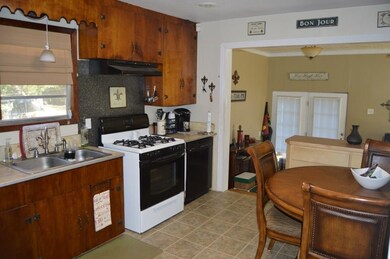 2119 Crepe Myrtle St, Pineville, LA 71360 - photo 3