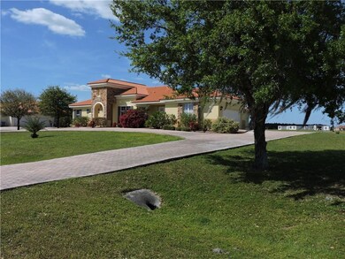 5218 Lake Toscana Dr, Wimauma, FL 33598 - photo 4