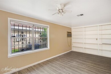 Bonus Room w/new flooring