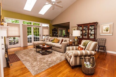 6573 Kenwod Great Room 2