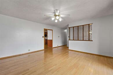 824 Pawnee Dr NW, Cedar Rapids, IA 52405 - photo 4