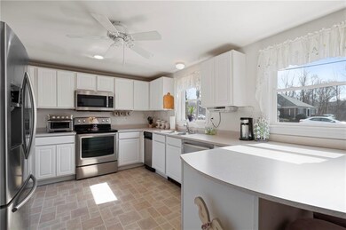 1050 Main St, Warren, RI 02885 - photo 4