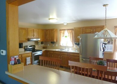 9 Mieczkowski Cir, South Deerfield, MA 01373 - photo 6