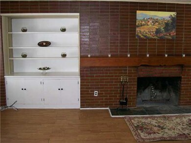 149 S Algonquin Ave, Columbus, OH 43204 - photo 3