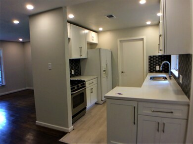 10506 Wolbrook St, Houston, TX 77016 - photo 6