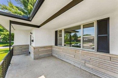 41-web-or-mls-1279-bronwyn-ave