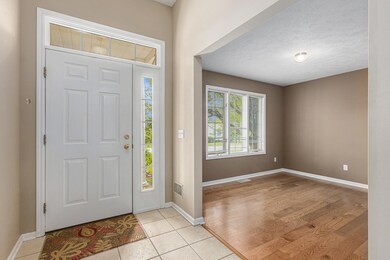 2127 Krislin Dr NE, Grand Rapids, MI 49505 - photo 5