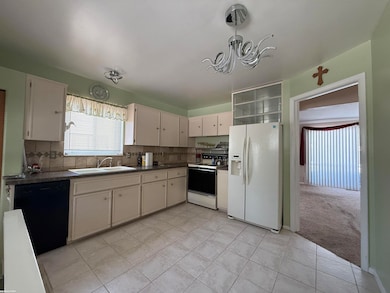 31515 Newport Dr, Warren, MI 48088 - photo 5