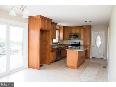 489 Snyder Rd, Reading, PA 19605 - photo 7