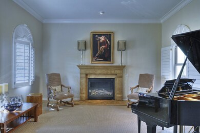 LOVELY LIVING ROOM