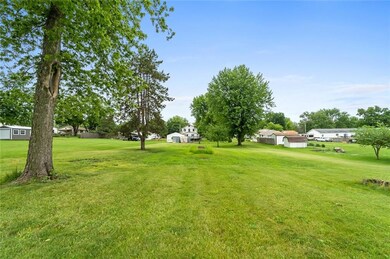 3407 E Aurora Ave, Des Moines, IA 50317 - photo 2